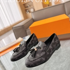 Louis Vuitton Low Shoes